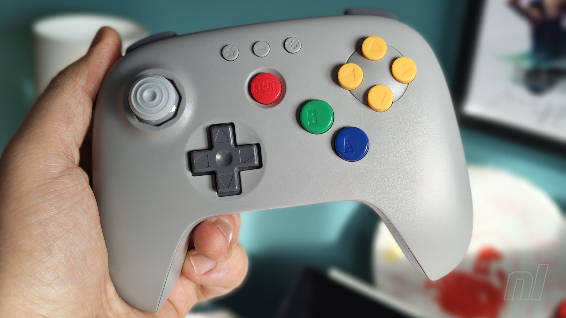 8BitDo 64コントローラーレビュー — Nintendo純正N64パッドより安くて、ほぼ同等の完成度